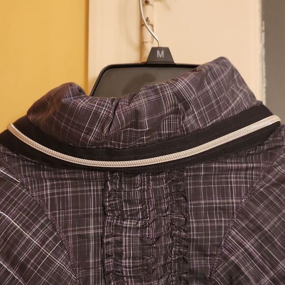Lululemon Gray Plaid Athletic Jacket w/ Packable Hood Size Small - Picture 9 of 12